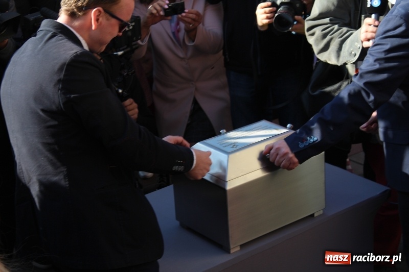 Zdjęcie w galerii na portalu naszraciborz.pl: List uczennicy z Bieńkowic trafił do Kapsuły Czasu na Wawelu wiadomości z regionu