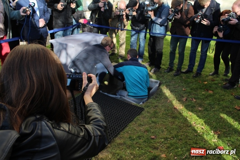 Zdjęcie w galerii na portalu naszraciborz.pl: List uczennicy z Bieńkowic trafił do Kapsuły Czasu na Wawelu wiadomości z regionu