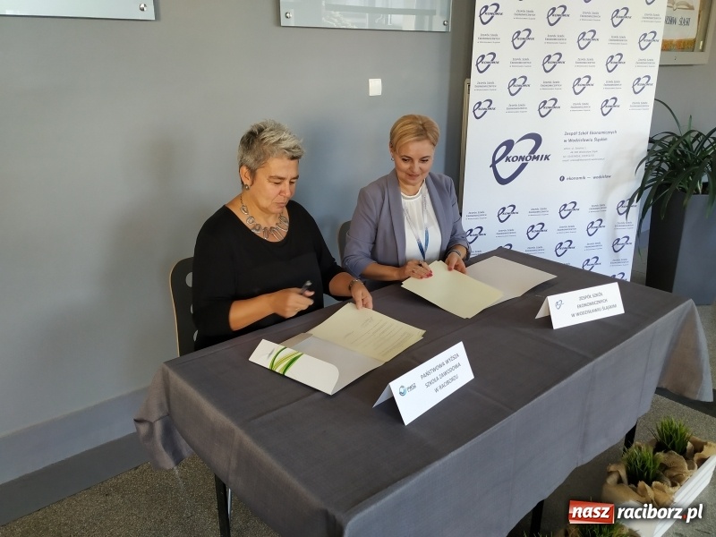 Zdjęcie w galerii na portalu naszraciborz.pl: Raciborska PWSZ podpisała umowę o współpracy z wodzisławskim Ekonomikiem wiadomości z regionu