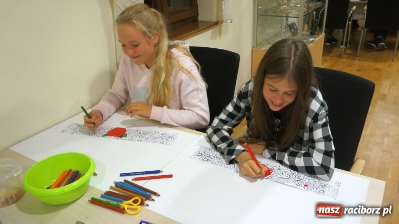 Zdjęcie w galerii na portalu naszraciborz.pl: Frelki z SP18 na warsztatach w siedzibie ZPiT Śląsk wiadomości z regionu