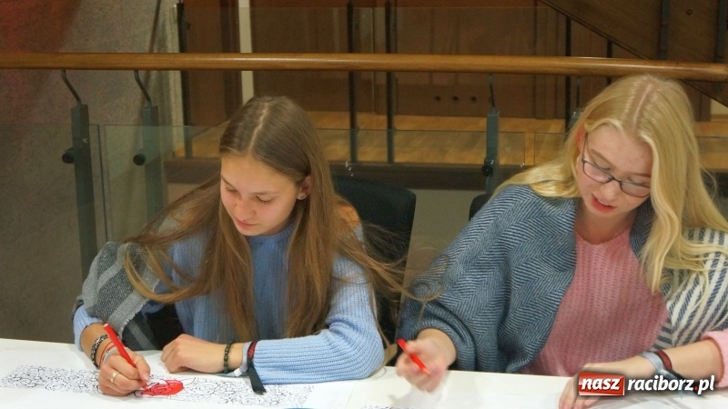 Zdjęcie w galerii na portalu naszraciborz.pl: Frelki z SP18 na warsztatach w siedzibie ZPiT Śląsk wiadomości z regionu