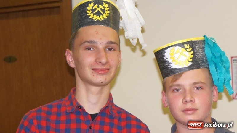 Zdjęcie w galerii na portalu naszraciborz.pl: Frelki z SP18 na warsztatach w siedzibie ZPiT Śląsk wiadomości z regionu