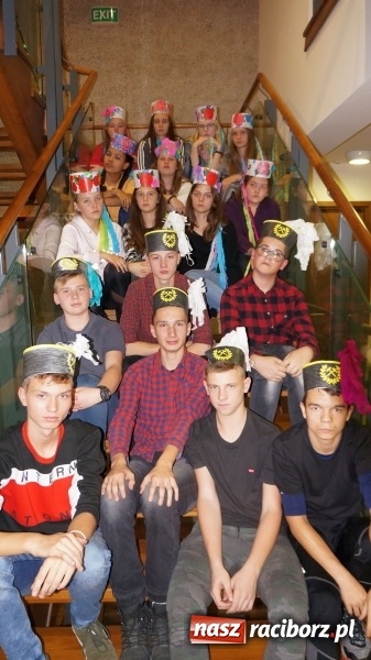 Zdjęcie w galerii na portalu naszraciborz.pl: Frelki z SP18 na warsztatach w siedzibie ZPiT Śląsk wiadomości z regionu