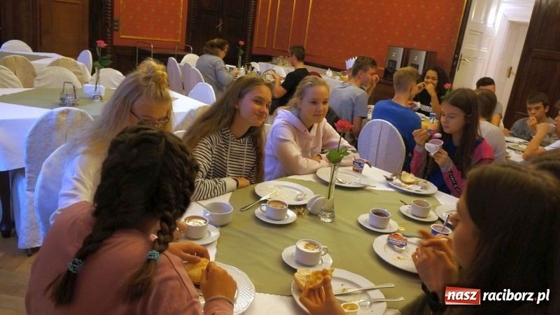 Zdjęcie w galerii na portalu naszraciborz.pl: Frelki z SP18 na warsztatach w siedzibie ZPiT Śląsk wiadomości z regionu