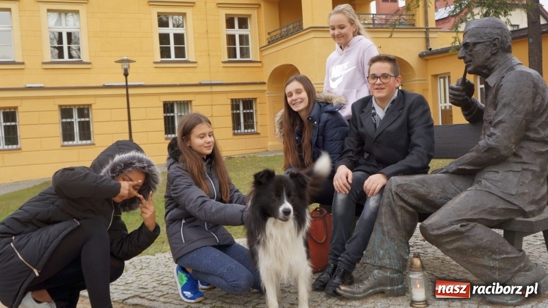 Zdjęcie w galerii na portalu naszraciborz.pl: Frelki z SP18 na warsztatach w siedzibie ZPiT Śląsk wiadomości z regionu