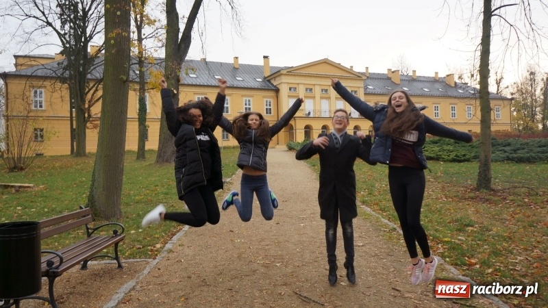 Zdjęcie w galerii na portalu naszraciborz.pl: Frelki z SP18 na warsztatach w siedzibie ZPiT Śląsk wiadomości z regionu