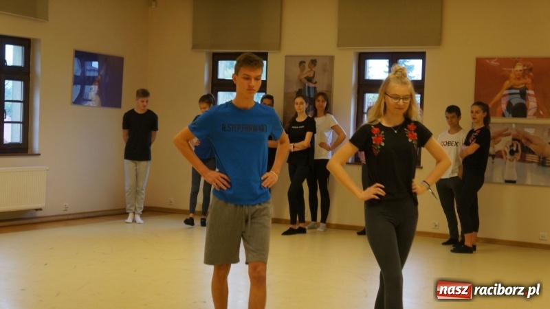 Zdjęcie w galerii na portalu naszraciborz.pl: Frelki z SP18 na warsztatach w siedzibie ZPiT Śląsk wiadomości z regionu