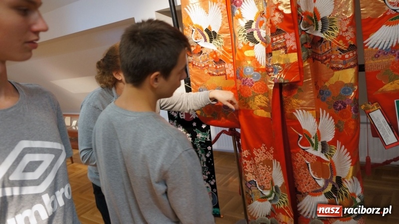 Zdjęcie w galerii na portalu naszraciborz.pl: Frelki z SP18 na warsztatach w siedzibie ZPiT Śląsk wiadomości z regionu