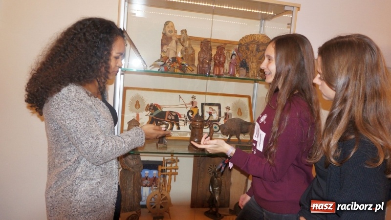 Zdjęcie w galerii na portalu naszraciborz.pl: Frelki z SP18 na warsztatach w siedzibie ZPiT Śląsk wiadomości z regionu