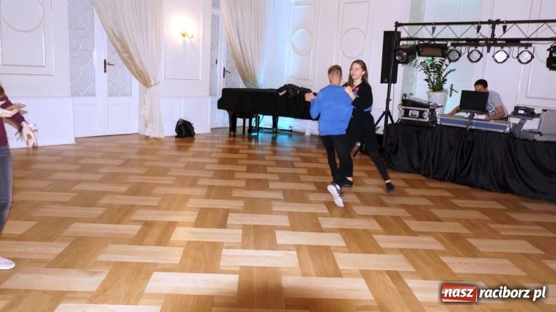 Zdjęcie w galerii na portalu naszraciborz.pl: Frelki z SP18 na warsztatach w siedzibie ZPiT Śląsk wiadomości z regionu