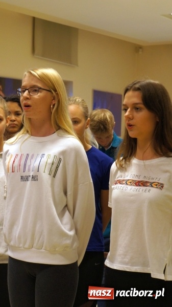 Zdjęcie w galerii na portalu naszraciborz.pl: Frelki z SP18 na warsztatach w siedzibie ZPiT Śląsk wiadomości z regionu