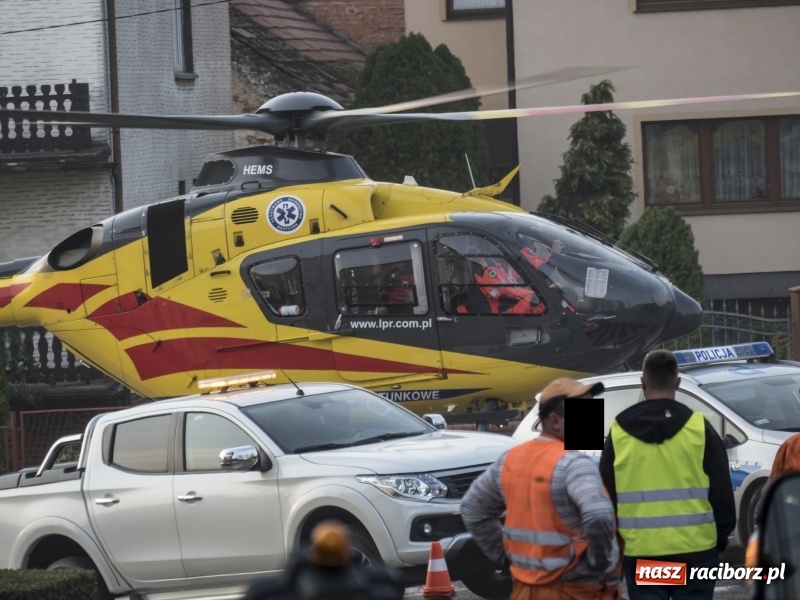 Zdjęcie w galerii na portalu naszraciborz.pl: Wypadek w Krowiarkach. Cofając zmiażdżył nogi współpracownikowi wiadomości z regionu