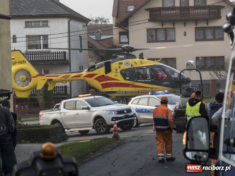 Zdjęcie w galerii na portalu naszraciborz.pl: Wypadek w Krowiarkach. Cofając zmiażdżył nogi współpracownikowi wiadomości z regionu