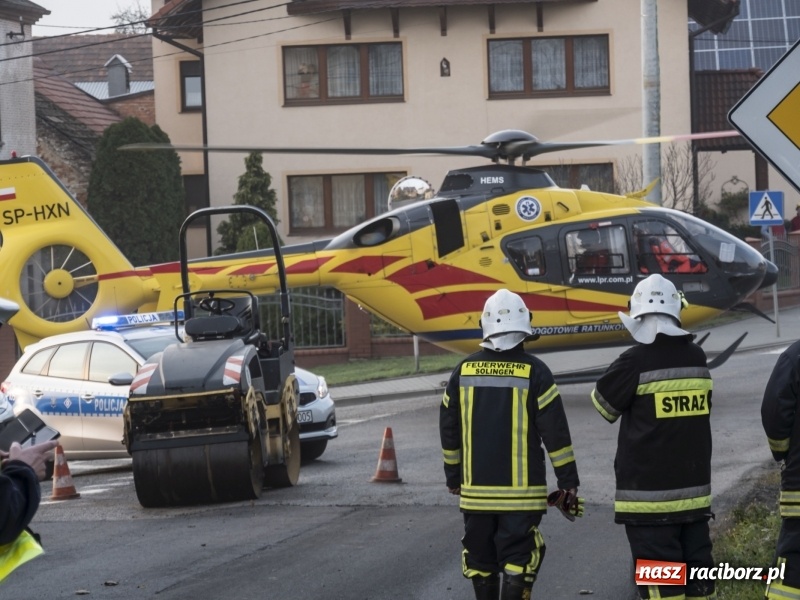Zdjęcie w galerii na portalu naszraciborz.pl: Wypadek w Krowiarkach. Cofając zmiażdżył nogi współpracownikowi wiadomości z regionu