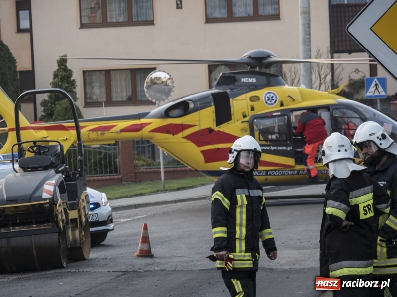 Zdjęcie w galerii na portalu naszraciborz.pl: Wypadek w Krowiarkach. Cofając zmiażdżył nogi współpracownikowi wiadomości z regionu