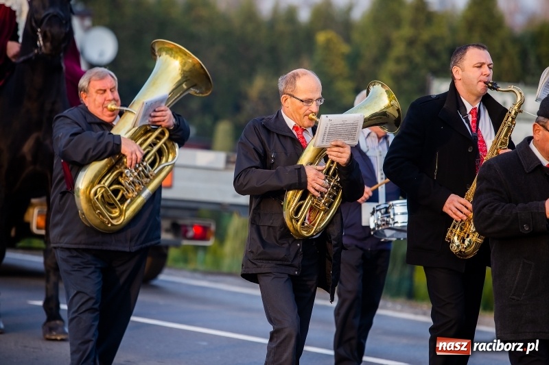 Zdjęcie w galerii na portalu naszraciborz.pl: Rogale i św. Marcin na koniu w Studziennej wiadomości z regionu