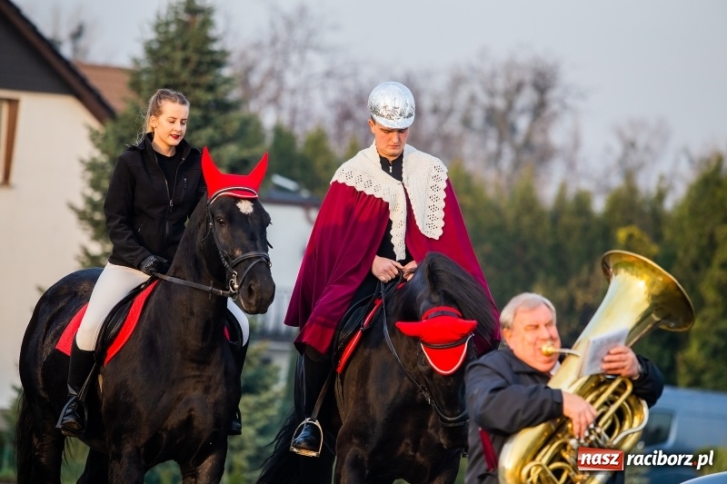 Zdjęcie w galerii na portalu naszraciborz.pl: Rogale i św. Marcin na koniu w Studziennej wiadomości z regionu