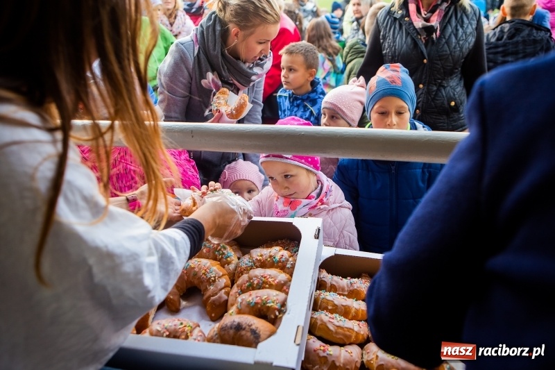 Zdjęcie w galerii na portalu naszraciborz.pl: Rogale i św. Marcin na koniu w Studziennej wiadomości z regionu