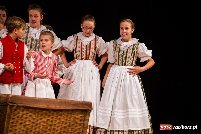 Zdjęcie w galerii na portalu naszraciborz.pl: Koncert Pod Strzechą Niepodległości w RCK wiadomości z regionu