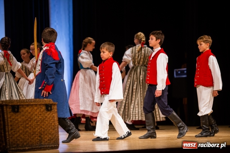 Zdjęcie w galerii na portalu naszraciborz.pl: Koncert Pod Strzechą Niepodległości w RCK wiadomości z regionu