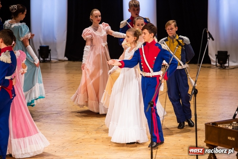 Zdjęcie w galerii na portalu naszraciborz.pl: Koncert Pod Strzechą Niepodległości w RCK wiadomości z regionu