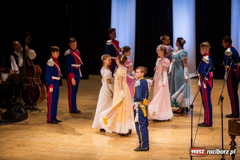 Zdjęcie w galerii na portalu naszraciborz.pl: Koncert Pod Strzechą Niepodległości w RCK wiadomości z regionu