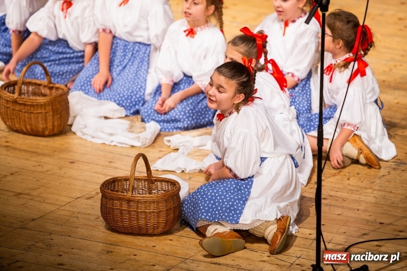 Zdjęcie w galerii na portalu naszraciborz.pl: Koncert Pod Strzechą Niepodległości w RCK wiadomości z regionu