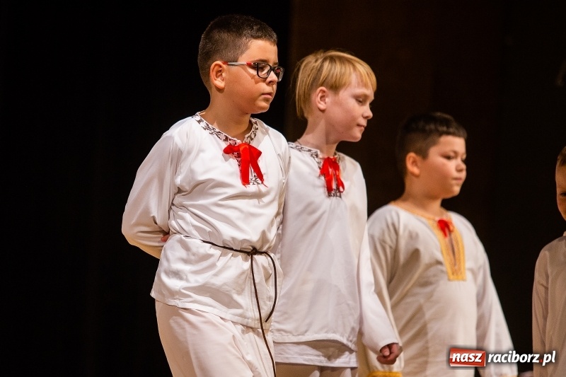 Zdjęcie w galerii na portalu naszraciborz.pl: Koncert Pod Strzechą Niepodległości w RCK wiadomości z regionu