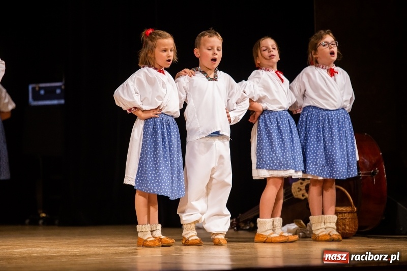 Zdjęcie w galerii na portalu naszraciborz.pl: Koncert Pod Strzechą Niepodległości w RCK wiadomości z regionu