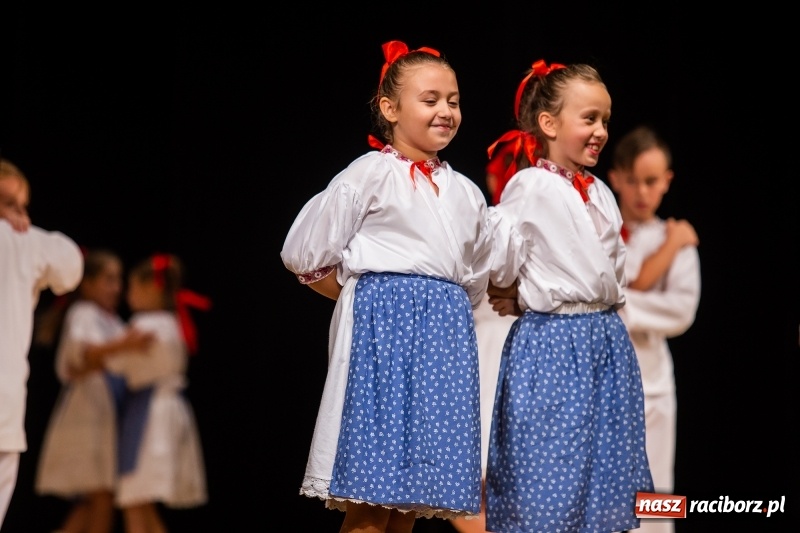 Zdjęcie w galerii na portalu naszraciborz.pl: Koncert Pod Strzechą Niepodległości w RCK wiadomości z regionu