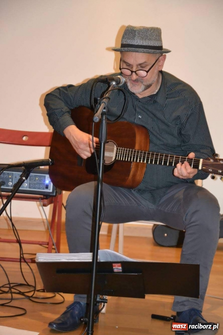 Zdjęcie w galerii na portalu naszraciborz.pl: Blues Combo. Koncert Motywy Bluesa nr 10 na Zamku Piastowskim  wiadomości z regionu