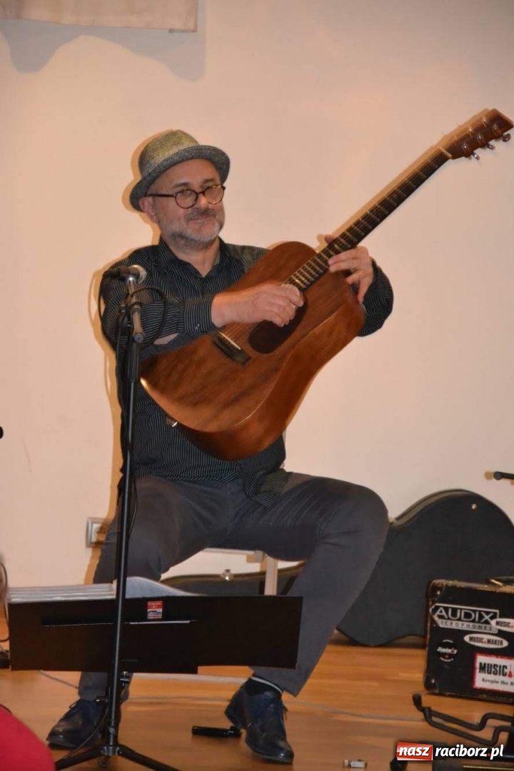 Zdjęcie w galerii na portalu naszraciborz.pl: Blues Combo. Koncert Motywy Bluesa nr 10 na Zamku Piastowskim  wiadomości z regionu