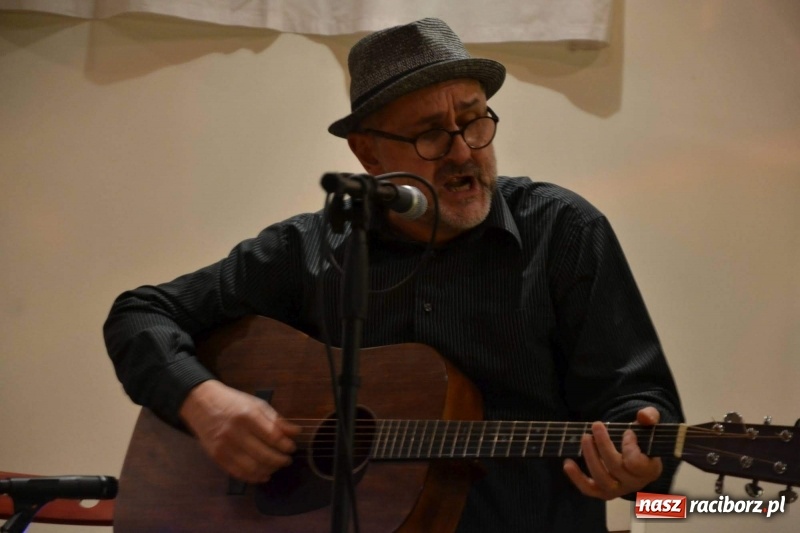 Zdjęcie w galerii na portalu naszraciborz.pl: Blues Combo. Koncert Motywy Bluesa nr 10 na Zamku Piastowskim  wiadomości z regionu