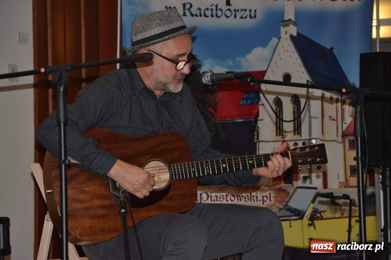 Zdjęcie w galerii na portalu naszraciborz.pl: Blues Combo. Koncert Motywy Bluesa nr 10 na Zamku Piastowskim  wiadomości z regionu