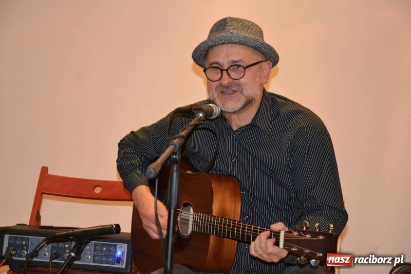 Zdjęcie w galerii na portalu naszraciborz.pl: Blues Combo. Koncert Motywy Bluesa nr 10 na Zamku Piastowskim  wiadomości z regionu