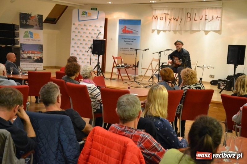 Zdjęcie w galerii na portalu naszraciborz.pl: Blues Combo. Koncert Motywy Bluesa nr 10 na Zamku Piastowskim  wiadomości z regionu