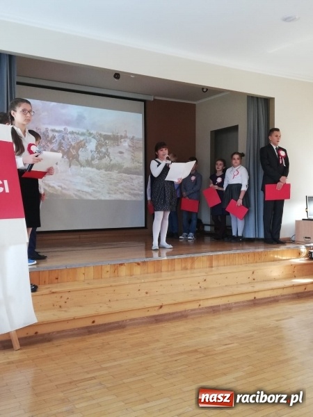 Zdjęcie w galerii na portalu naszraciborz.pl: 100. urodziny Niepodległej w szkole w Ocicach  wiadomości z regionu
