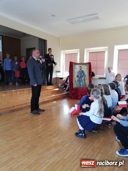 Zdjęcie w galerii na portalu naszraciborz.pl: 100. urodziny Niepodległej w szkole w Ocicach  wiadomości z regionu