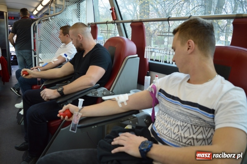 Zdjęcie w galerii na portalu naszraciborz.pl: Funkcjonariusze ZK Racibórz oddawali krew  wiadomości z regionu