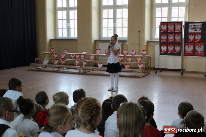 Zdjęcie w galerii na portalu naszraciborz.pl: Warsztaty dla Niepodległości w SP-4  wiadomości z regionu