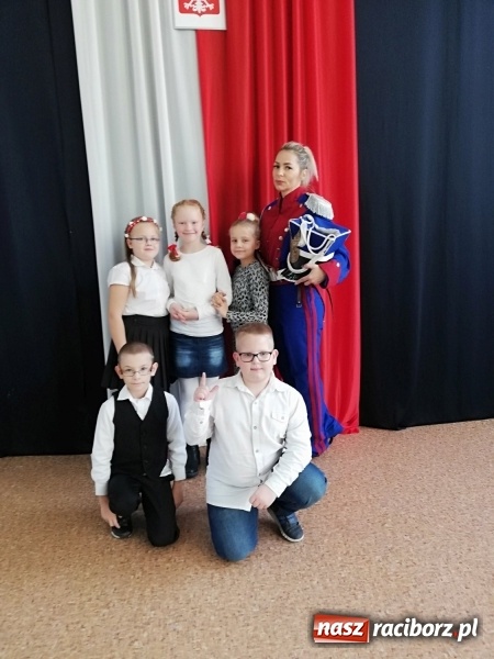 Zdjęcie w galerii na portalu naszraciborz.pl: Warsztaty dla Niepodległości w SP-4  wiadomości z regionu