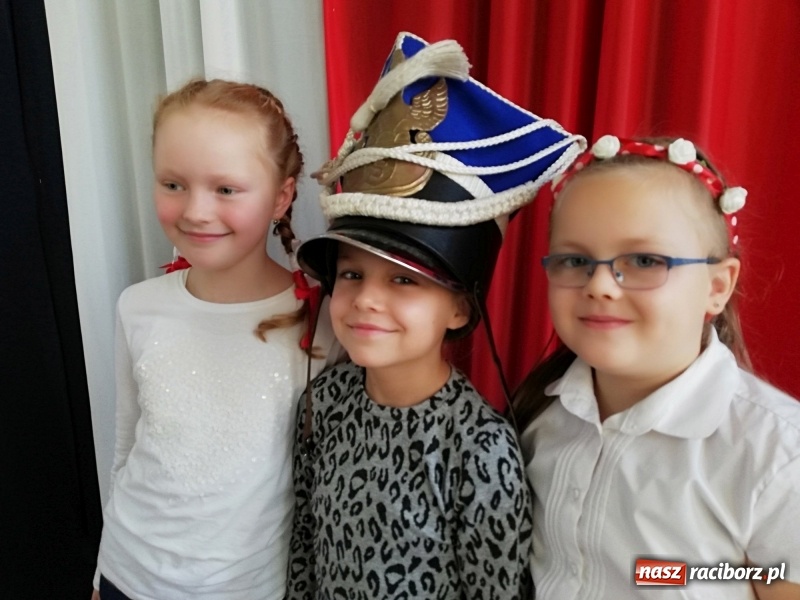 Zdjęcie w galerii na portalu naszraciborz.pl: Warsztaty dla Niepodległości w SP-4  wiadomości z regionu