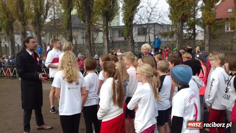 Zdjęcie w galerii na portalu naszraciborz.pl: 100 km na 100-lecie niepodległości Polski w SP 15  wiadomości z regionu