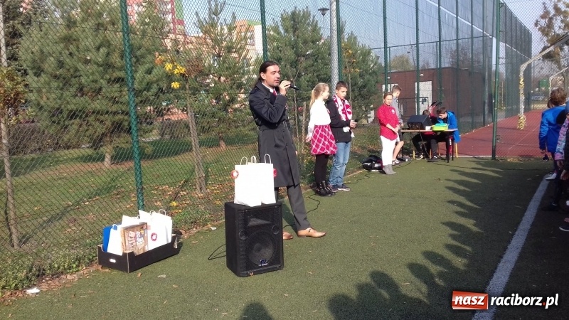 Zdjęcie w galerii na portalu naszraciborz.pl: 100 km na 100-lecie niepodległości Polski w SP 15  wiadomości z regionu