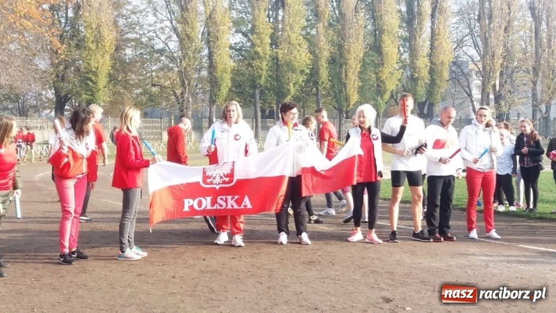 Zdjęcie w galerii na portalu naszraciborz.pl: 100 km na 100-lecie niepodległości Polski w SP 15  wiadomości z regionu