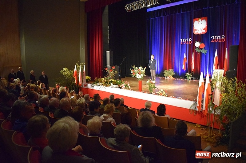 Zdjęcie w galerii na portalu naszraciborz.pl: Hymn serc Niepodległej w Kuźni Raciborskiej  wiadomości z regionu