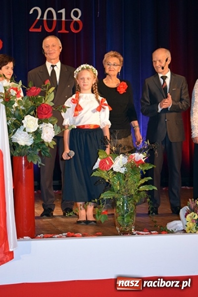 Zdjęcie w galerii na portalu naszraciborz.pl: Hymn serc Niepodległej w Kuźni Raciborskiej  wiadomości z regionu