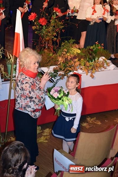 Zdjęcie w galerii na portalu naszraciborz.pl: Hymn serc Niepodległej w Kuźni Raciborskiej  wiadomości z regionu