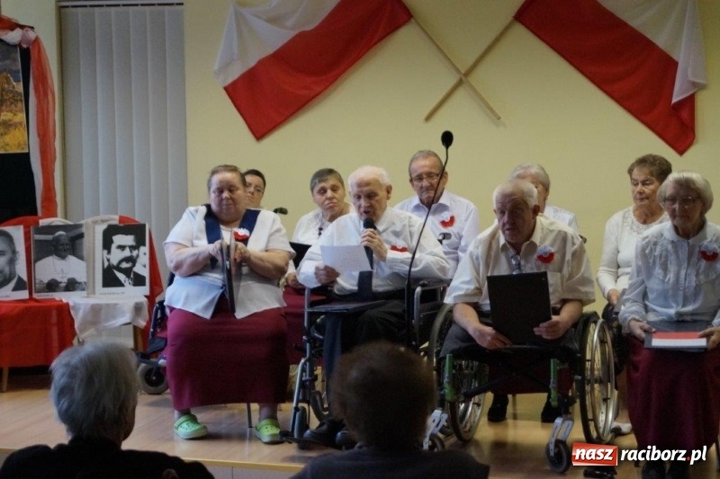 Zdjęcie w galerii na portalu naszraciborz.pl: Wielkie narodowe święto w Złotej Jesieni  wiadomości z regionu