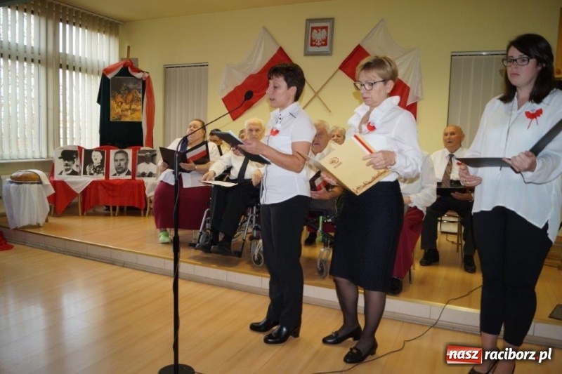 Zdjęcie w galerii na portalu naszraciborz.pl: Wielkie narodowe święto w Złotej Jesieni  wiadomości z regionu